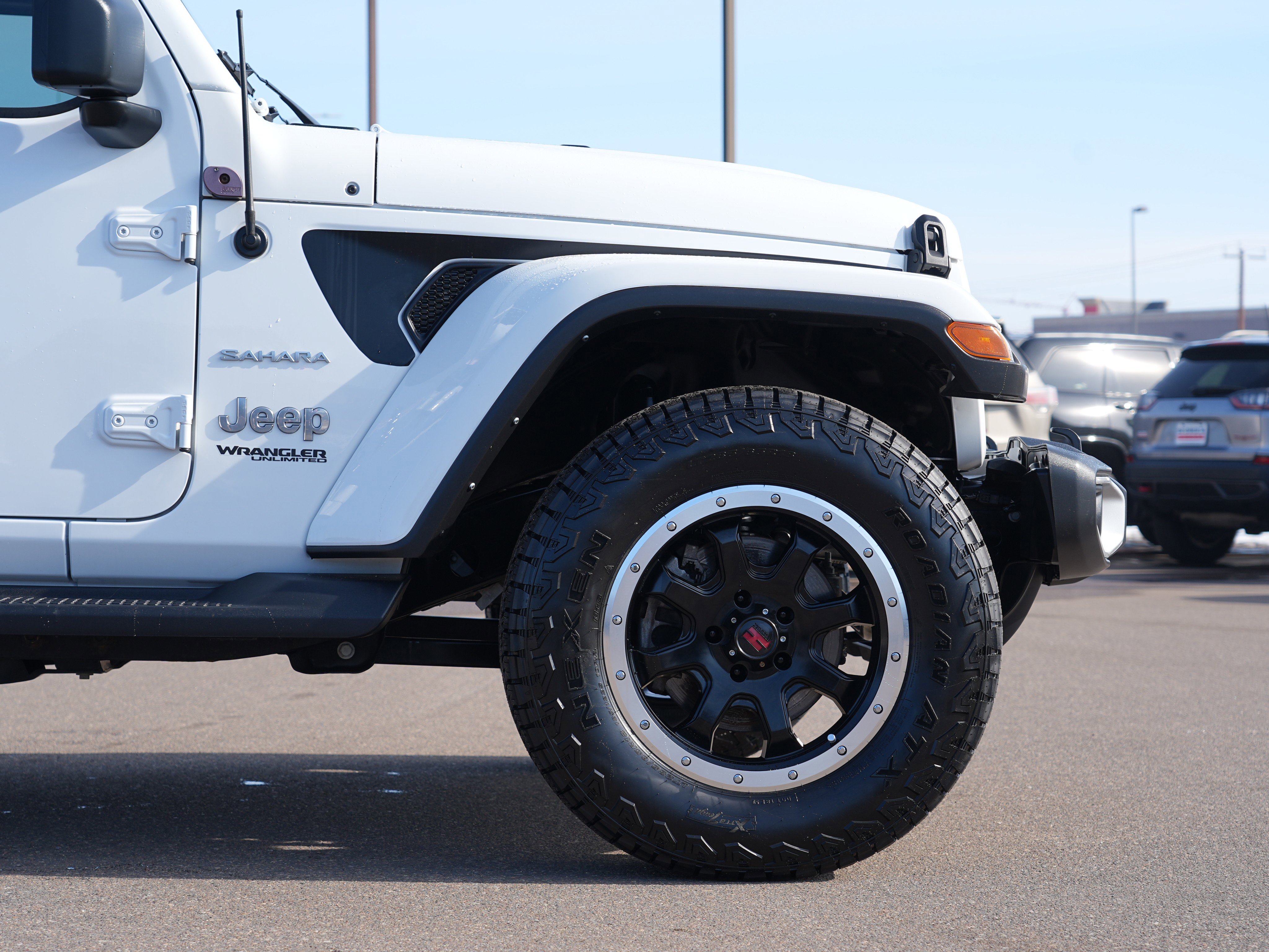 Used 2021 Jeep Wrangler Unlimited Sahara w/ LED Lighting Group AWD/4WD image 11