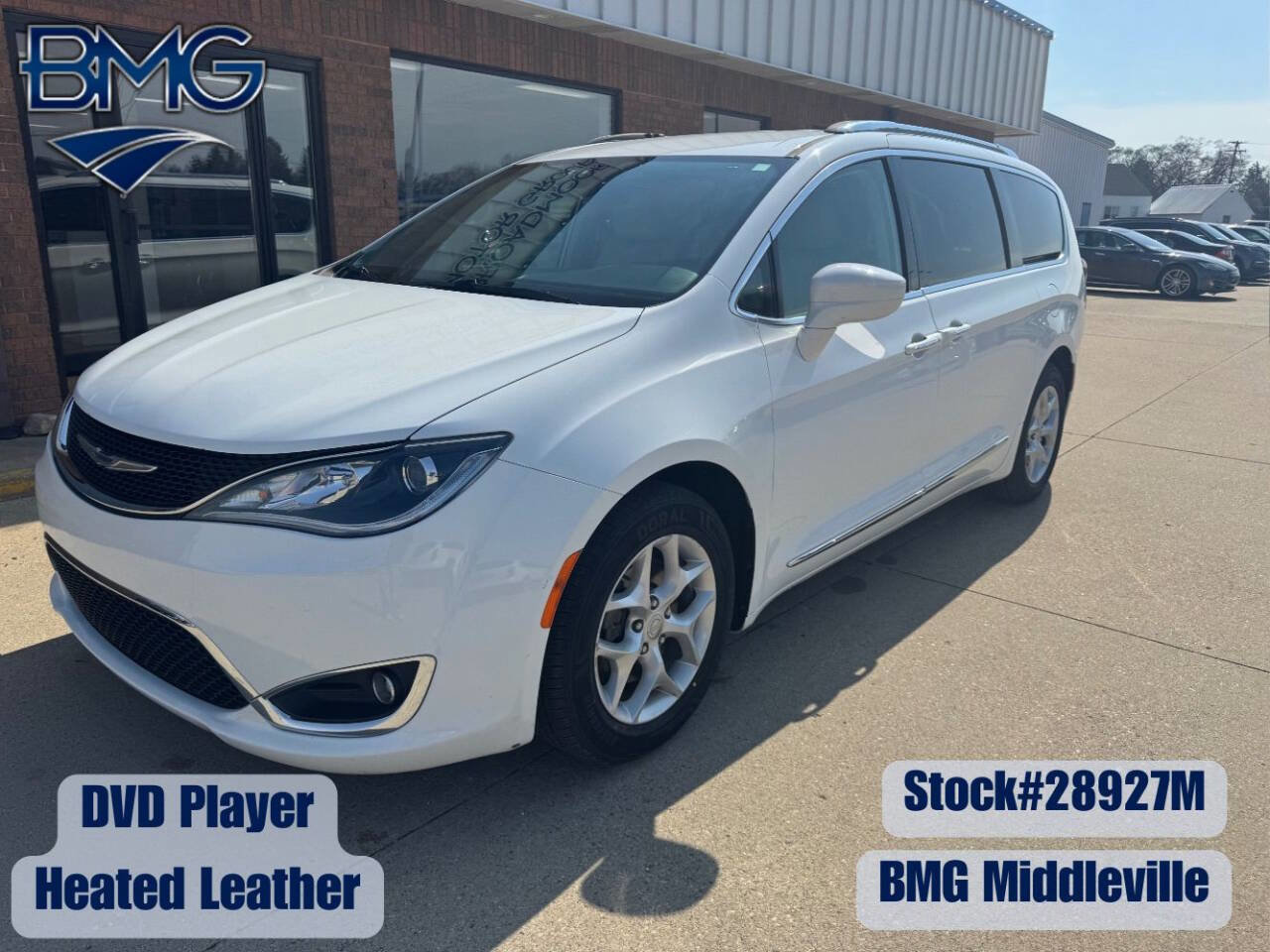 Used 2017 Chrysler Pacifica Touring-L Plus w/ Tire & Wheel Group image 1