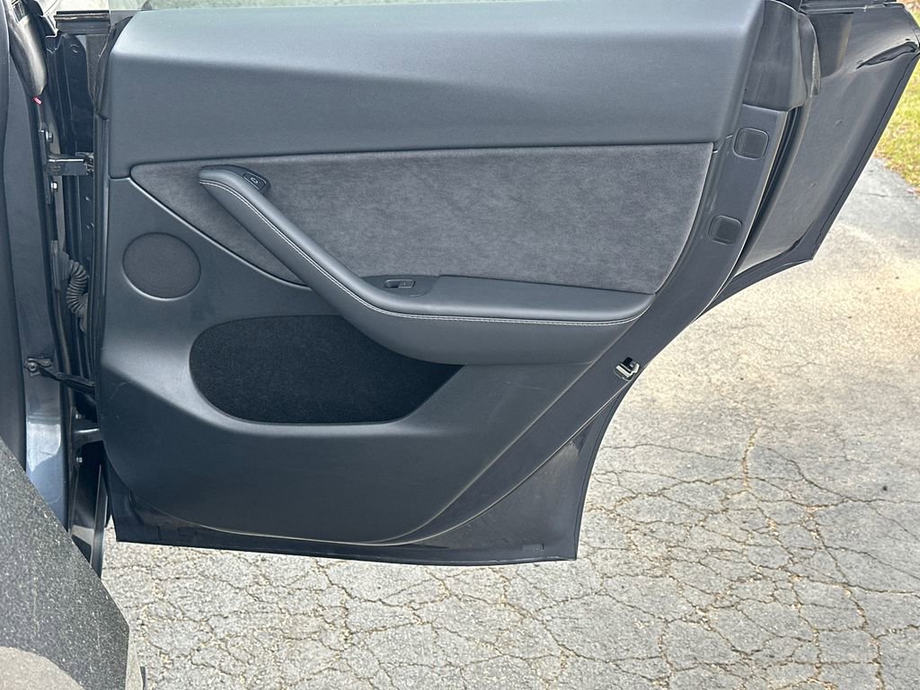 Used 2023 Tesla Model Y Long Range image 16