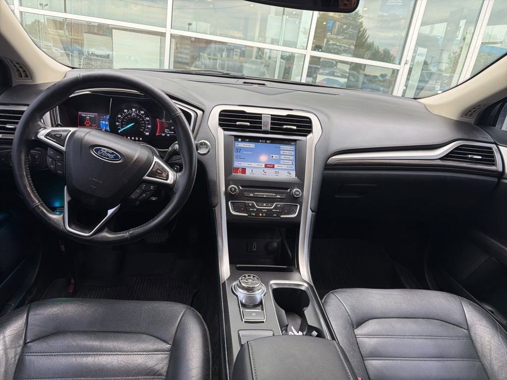 Used 2017 Ford Fusion SE w/ Fusion SE Technology Package FWD image 6