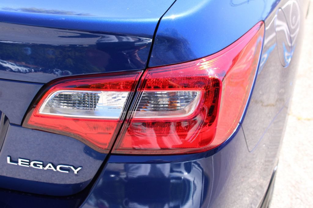 Used 2015 Subaru Legacy 2.5i Limited AWD/4WD image 11