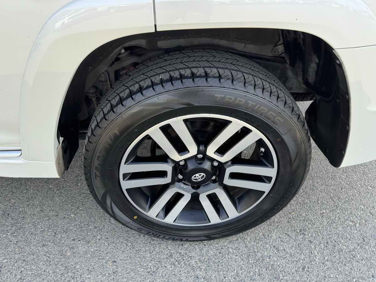 Used 2018 Toyota 4Runner Limited AWD/4WD image 36