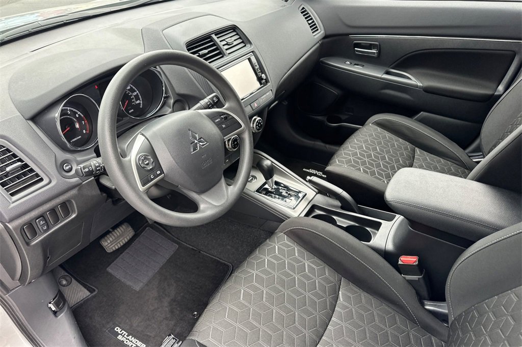 Used 2025 Mitsubishi Outlander Sport ES image 12