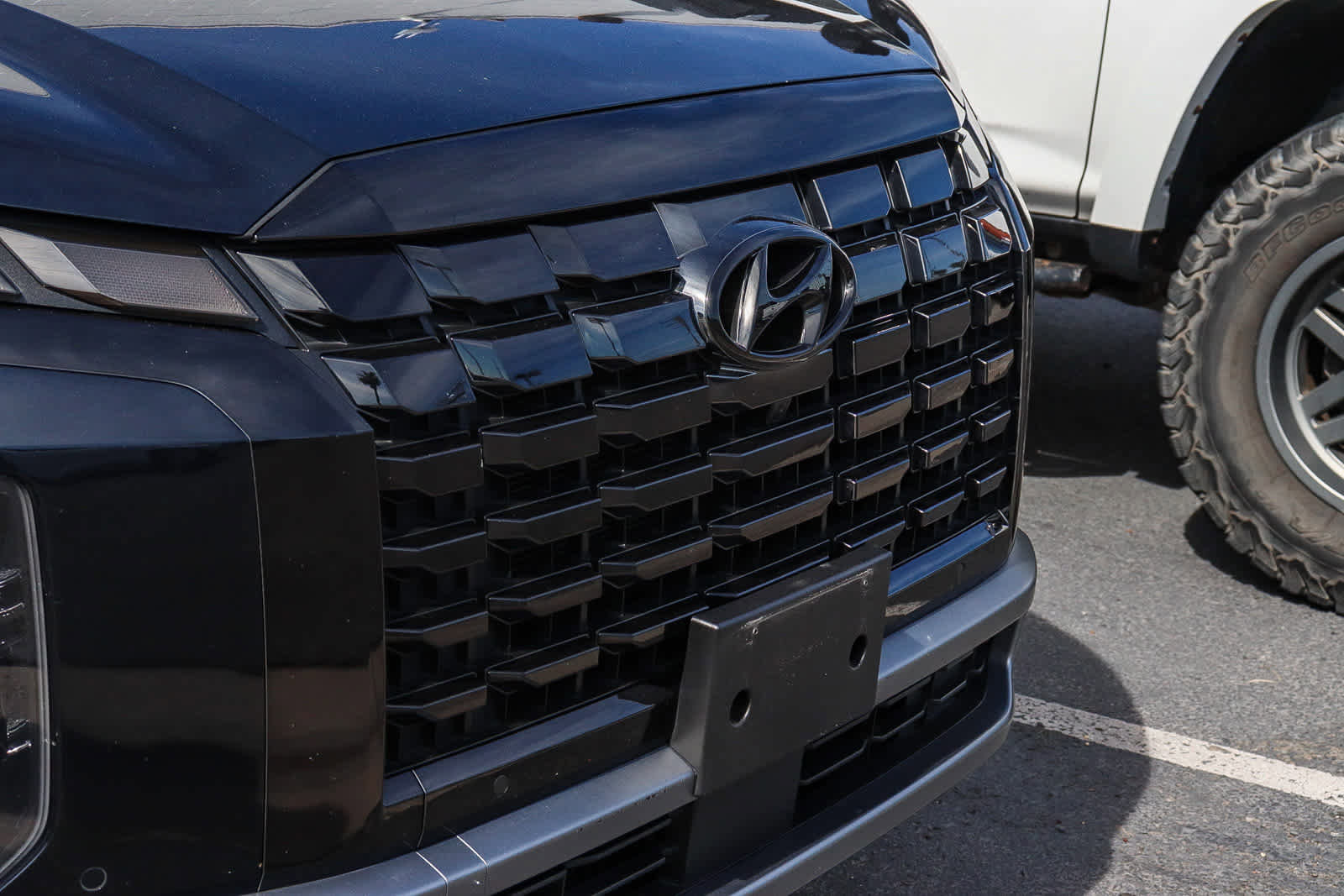 Used 2023 Hyundai Palisade Limited image 3