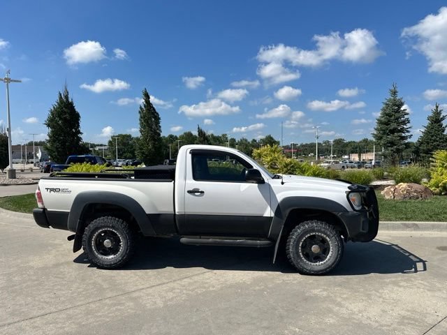 Used 2012 Toyota Tacoma 4x4 Regular Cab image 2