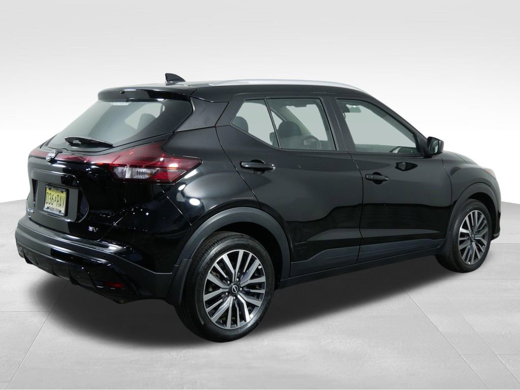 Used 2022 Nissan Kicks SV image 10
