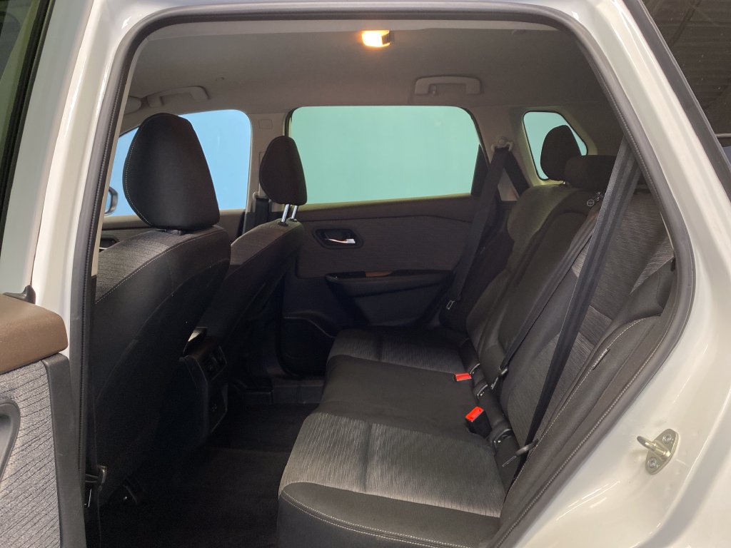 Used 2023 Nissan Rogue SV AWD/4WD image 22