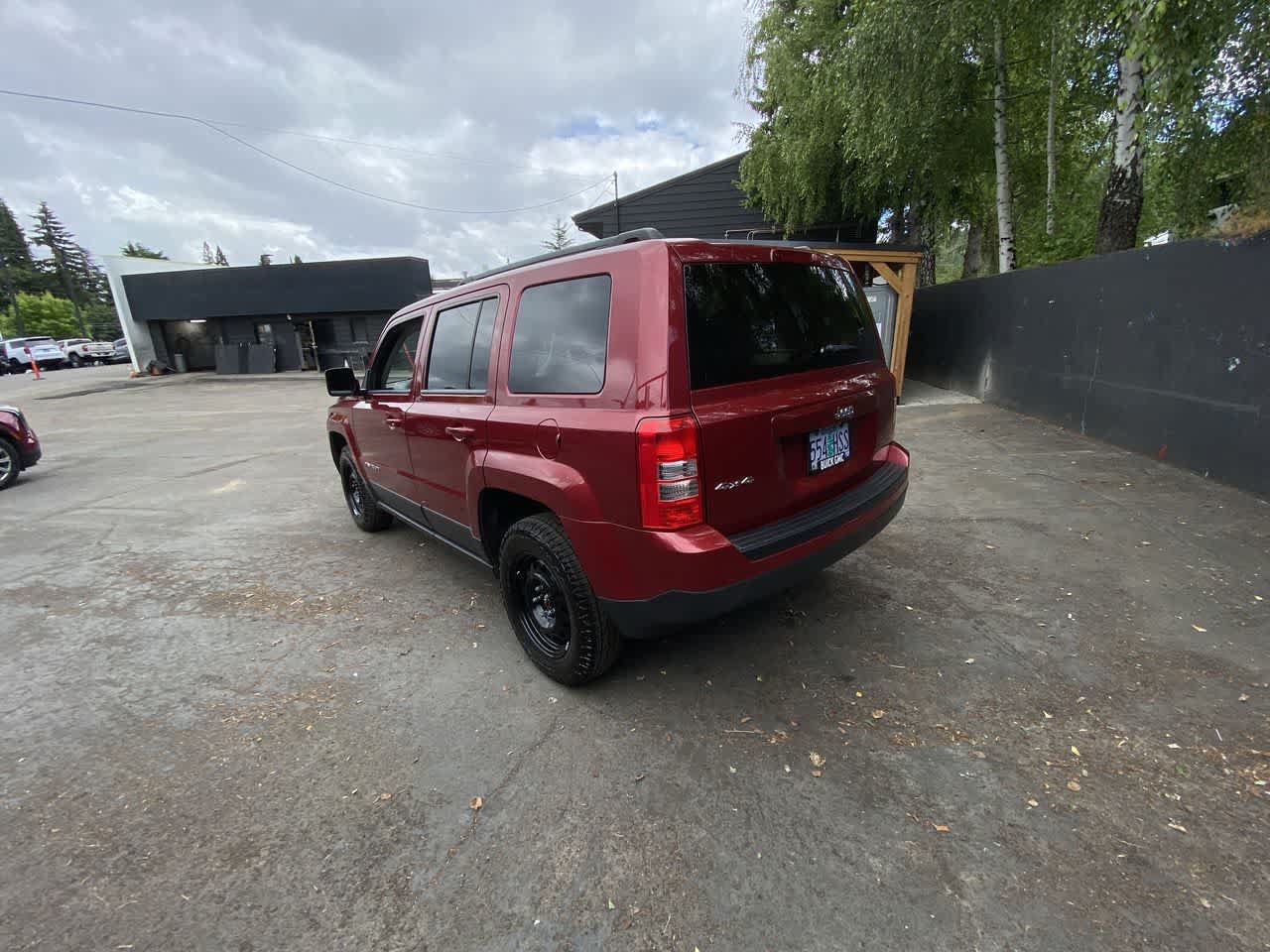 Used 2015 Jeep Patriot Sport w/ Power Value Group AWD/4WD image 4