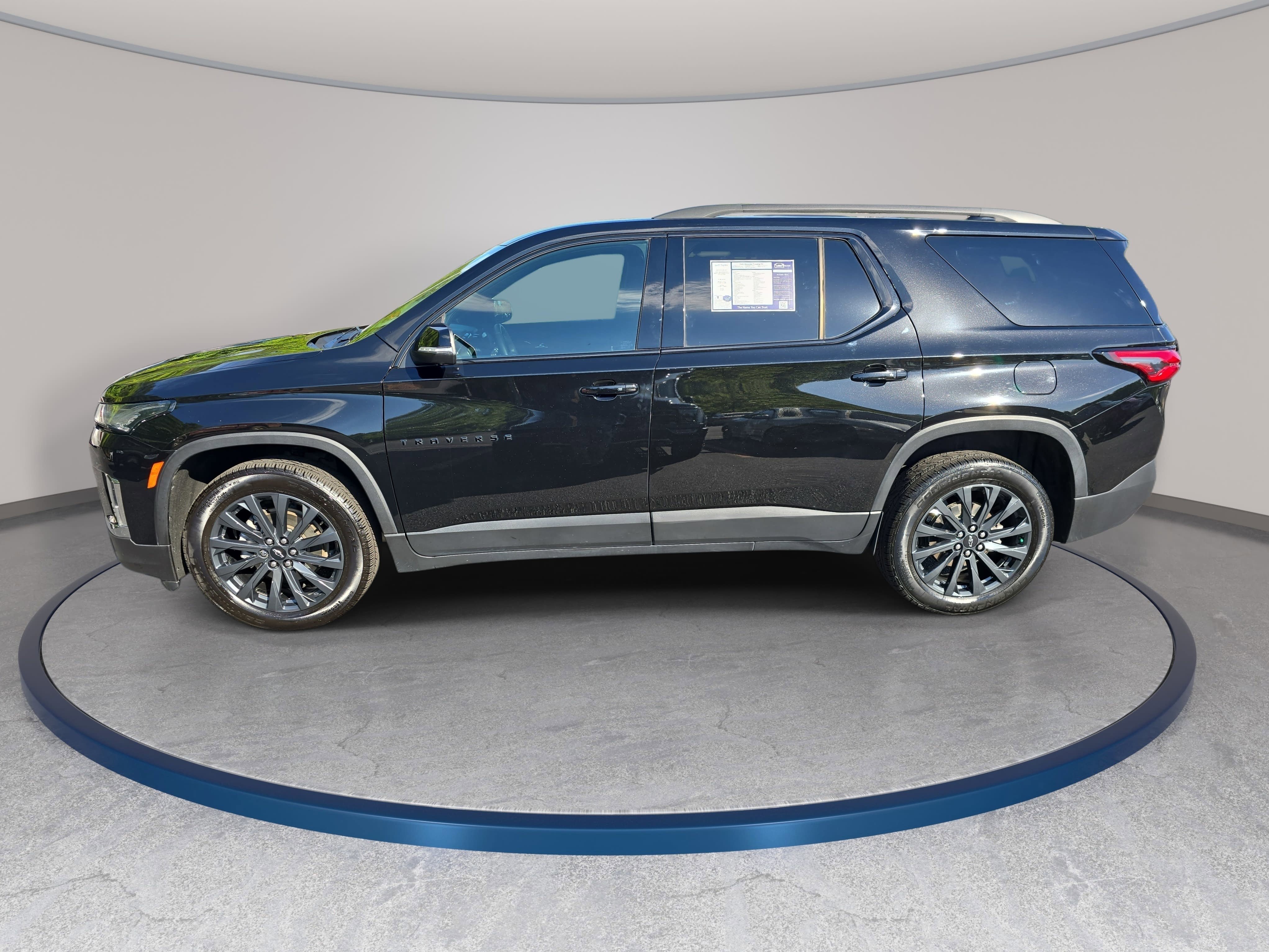 Used 2023 Chevrolet Traverse RS FWD image 8