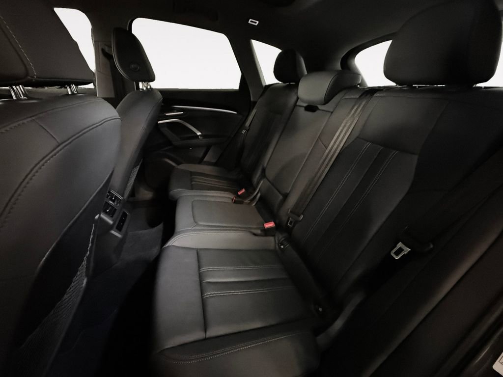 Used 2025 Audi Q5 Premium Plus w/ Premium Plus image 12