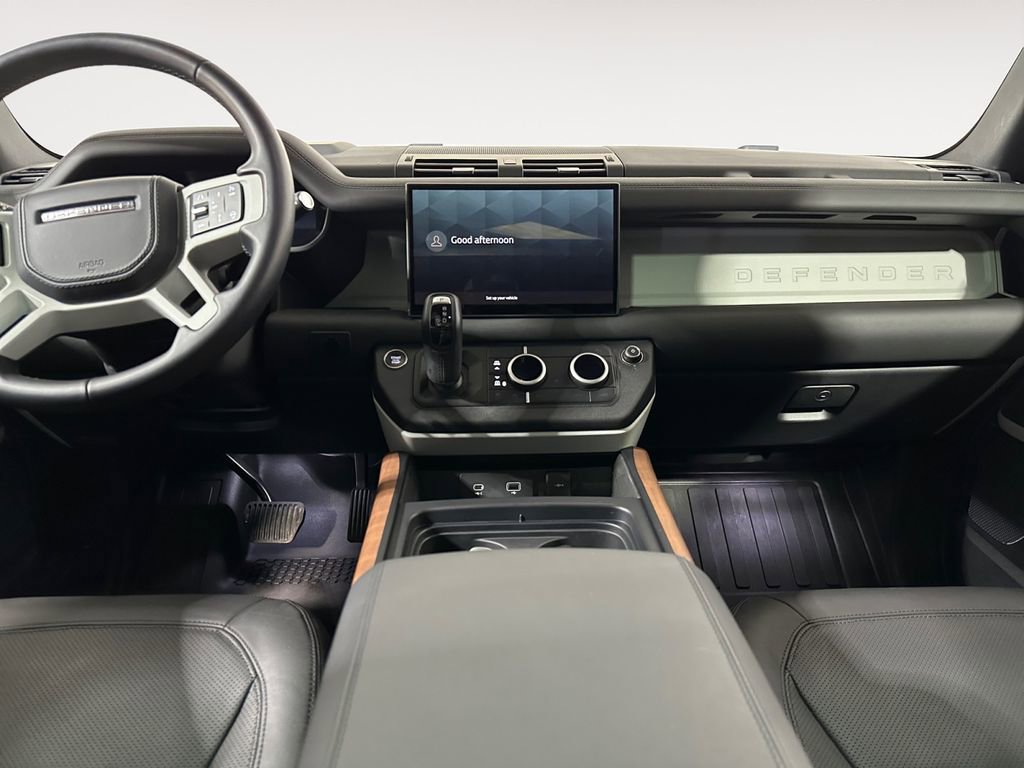 Used 2024 Land Rover Defender 110 SE AWD/4WD image 11