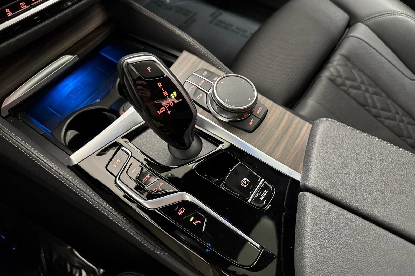 Certified 2023 BMW 530e w/ M Sport Package image 18