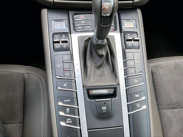 Used 2020 Porsche Macan S AWD/4WD image 24