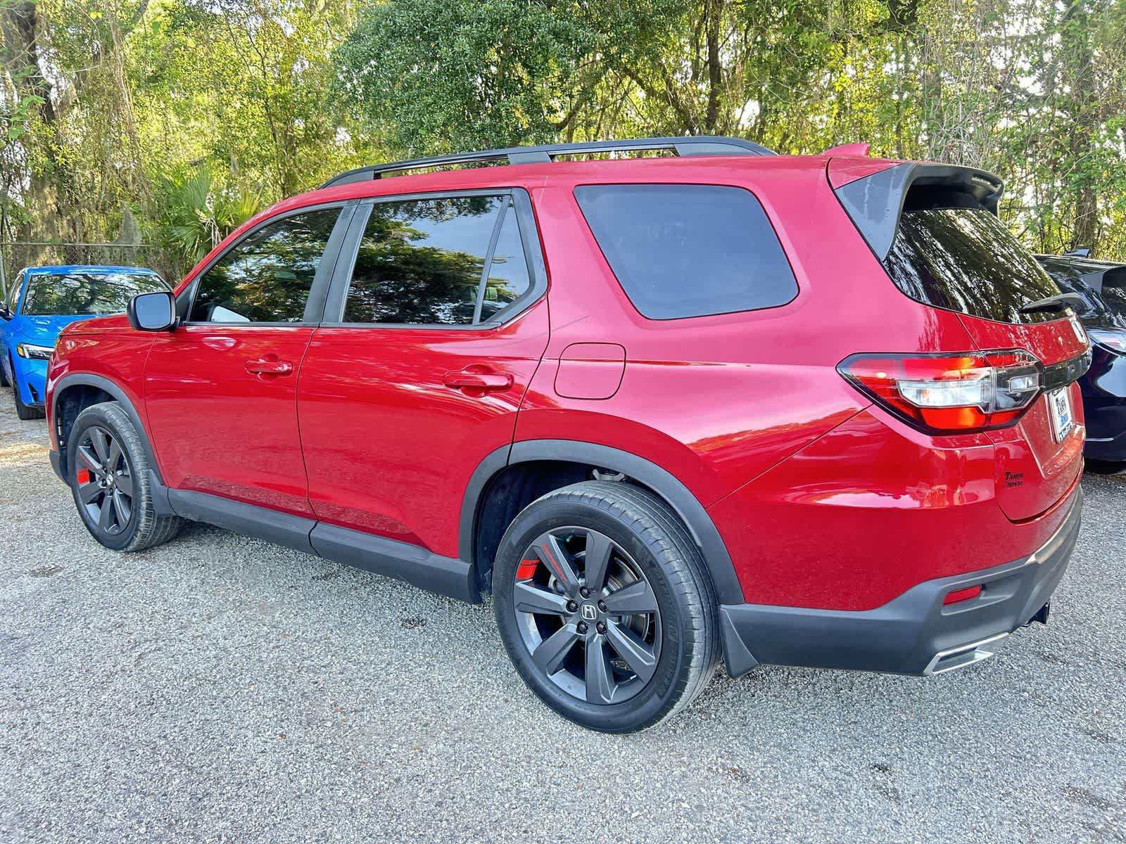 Used 2023 Honda Pilot Sport image 6