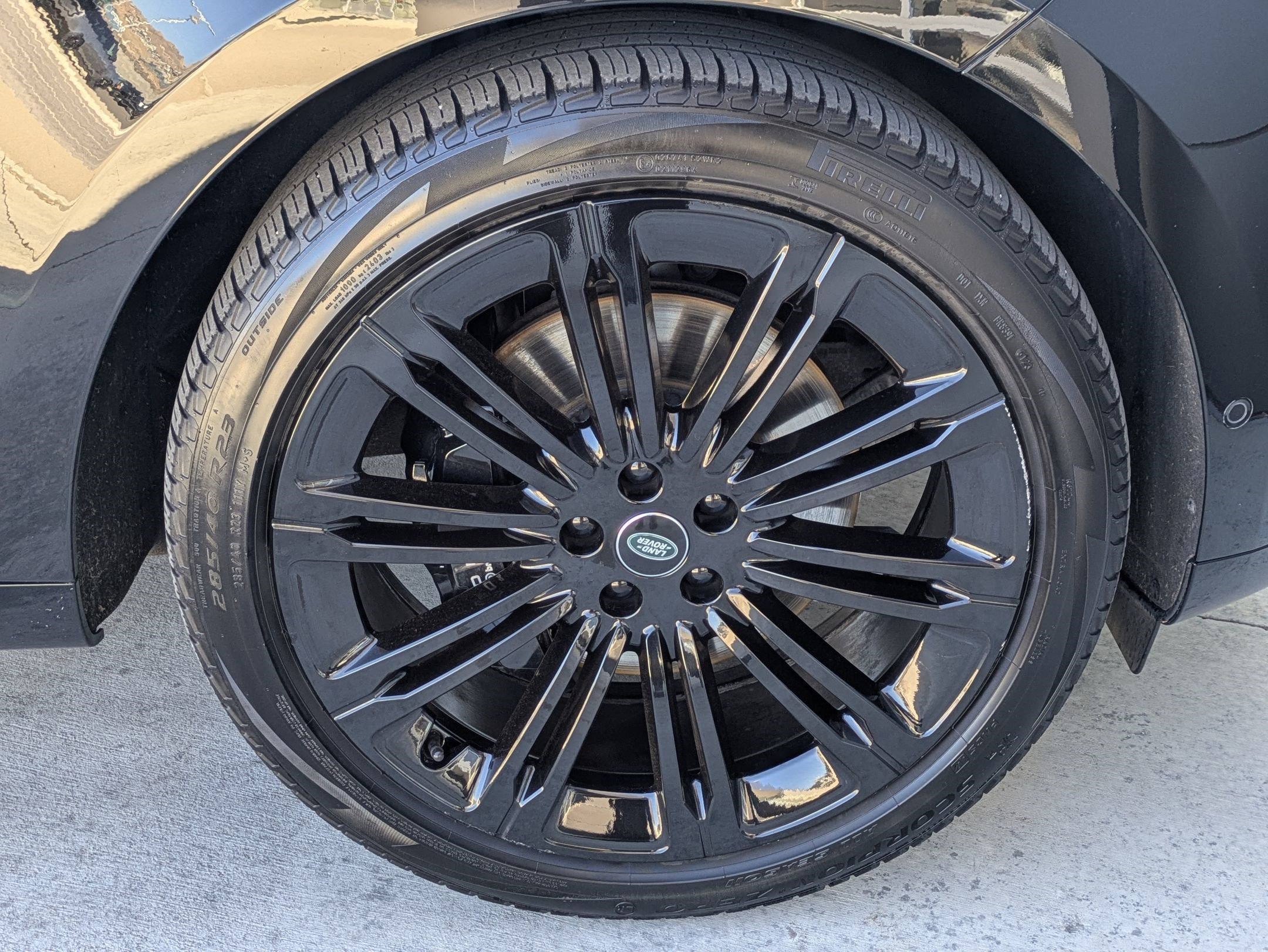 Certified 2024 Land Rover Range Rover SE image 32