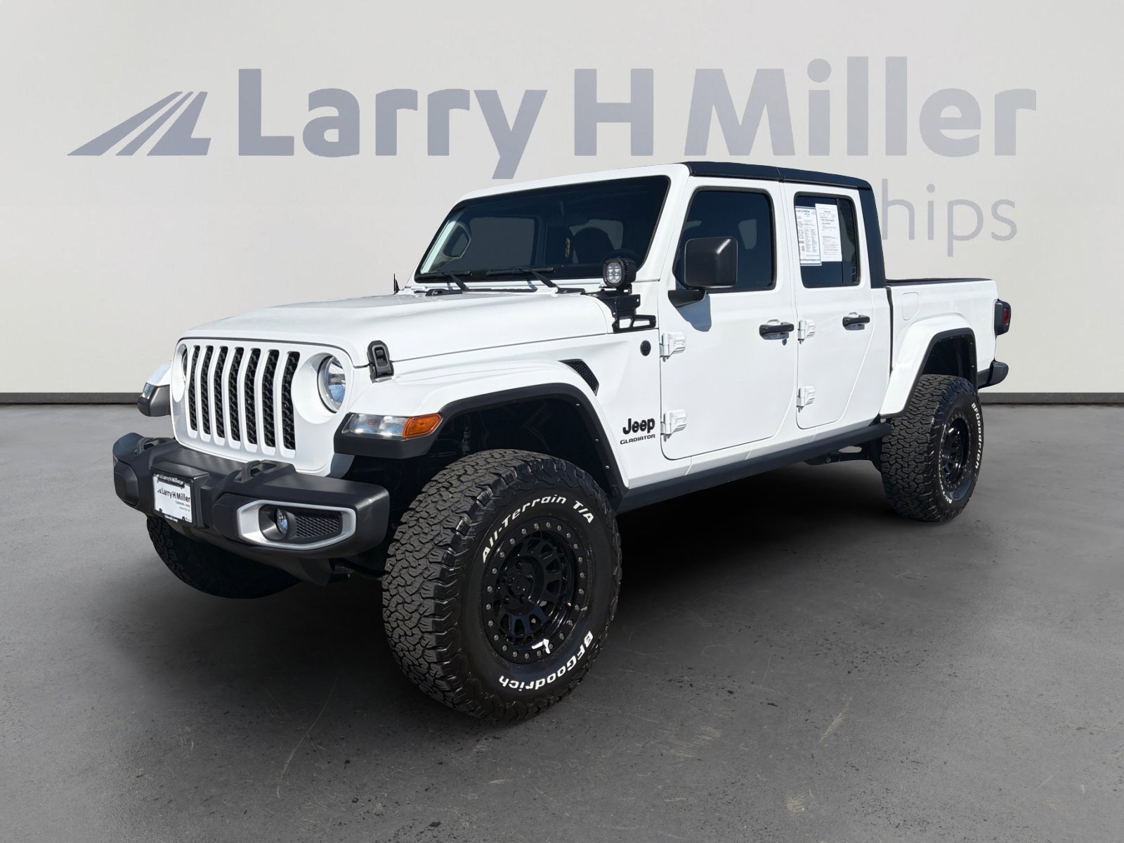 Used 2022 Jeep Gladiator Sport AWD/4WD image 1