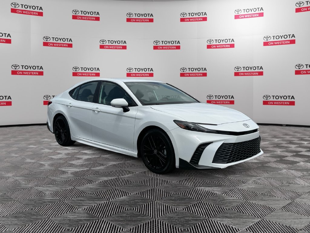 Used 2025 Toyota Camry SE FWD image 3