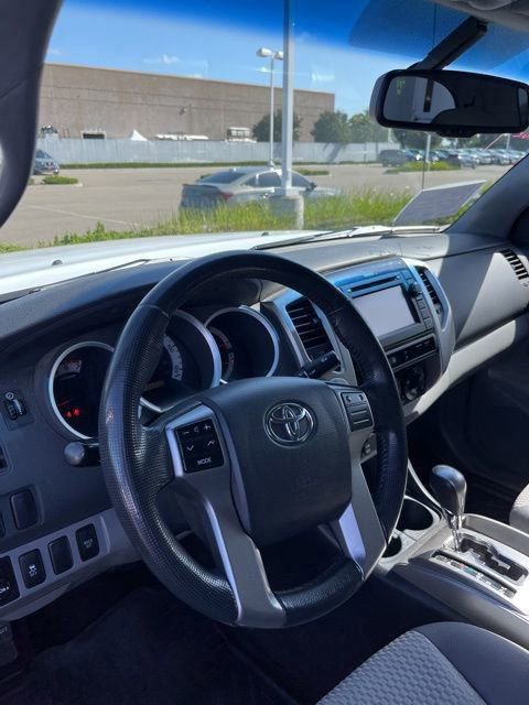 Used 2013 Toyota Tacoma 4x4 Access Cab V6 w/ SR5 Pkg image 13