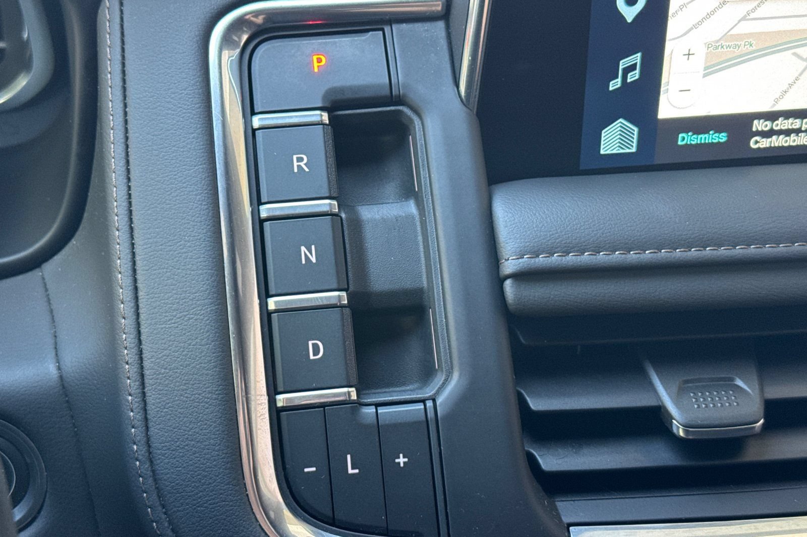 Used 2023 Chevrolet Suburban High Country w/ LPO, Illumination Package AWD/4WD image 31
