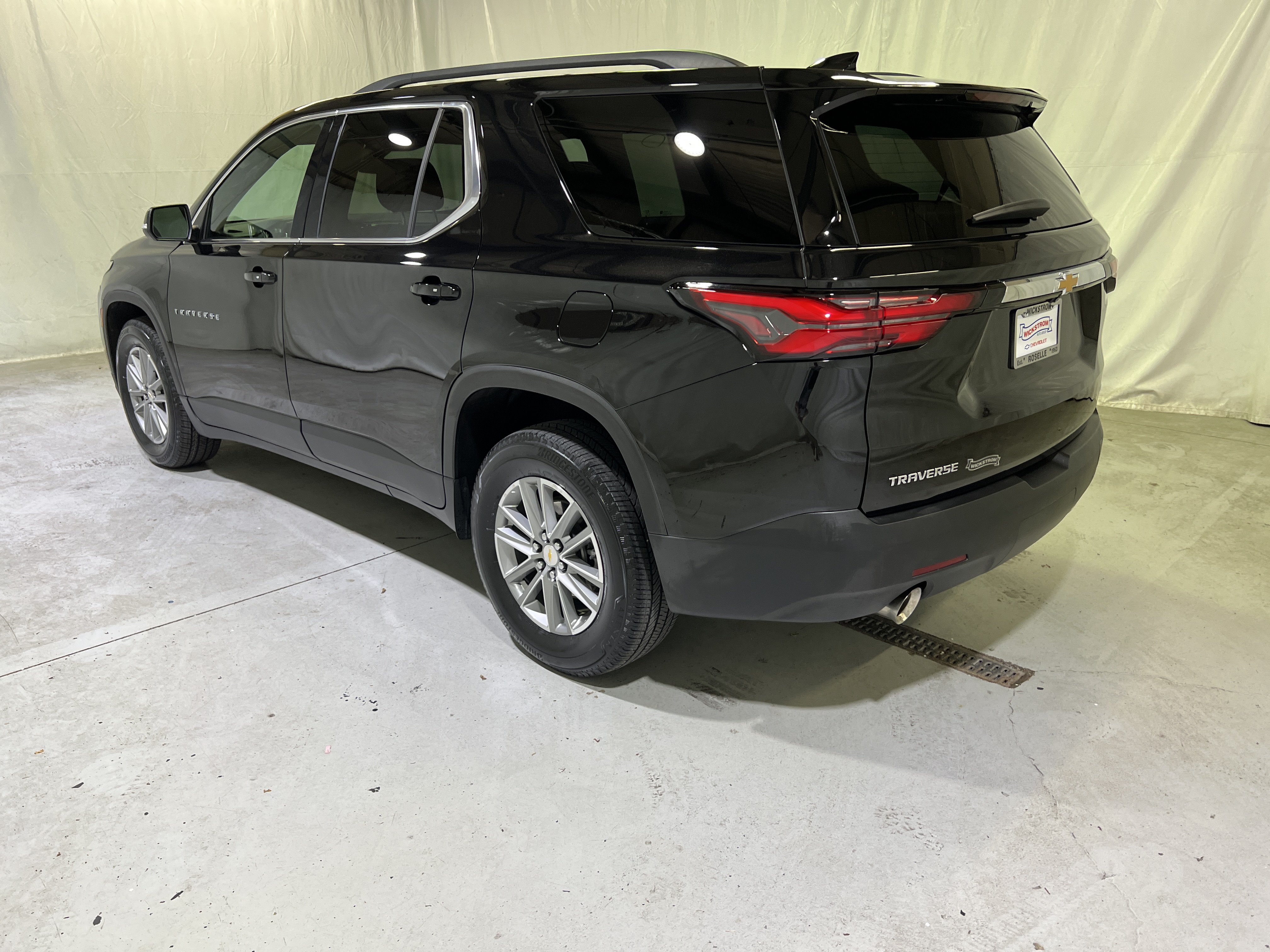 Certified 2023 Chevrolet Traverse LT FWD image 8