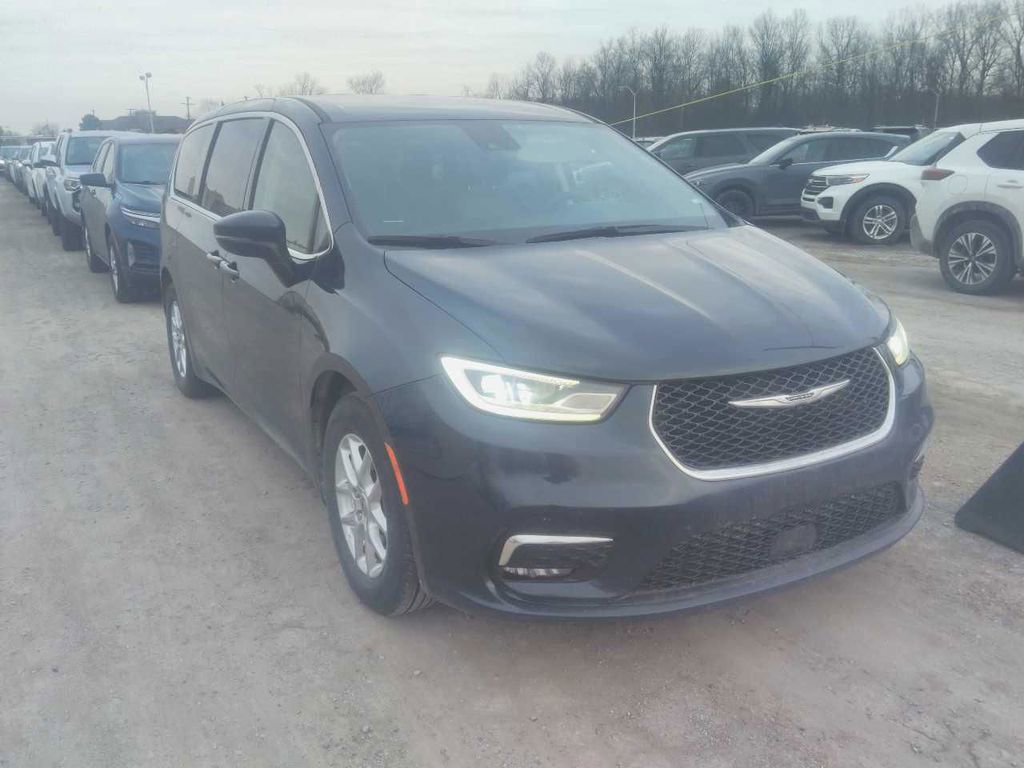 Used 2023 Chrysler Pacifica Touring-L
