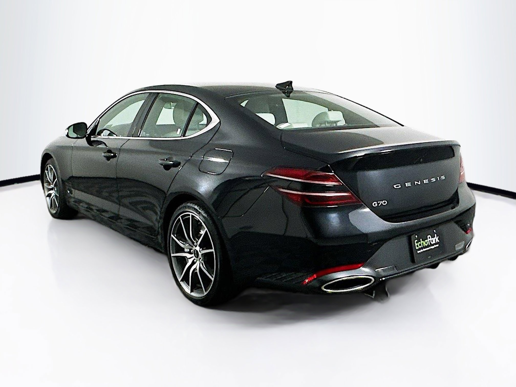Used 2024 Genesis G70 2.5T image 5