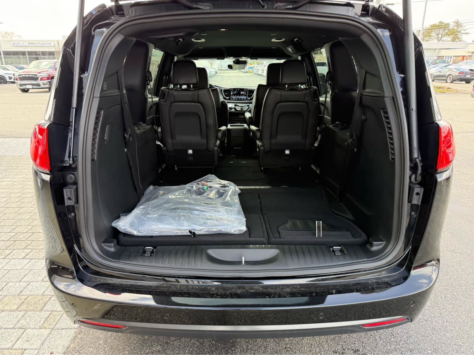 New 2026 Chrysler Voyager LX FWD image 7