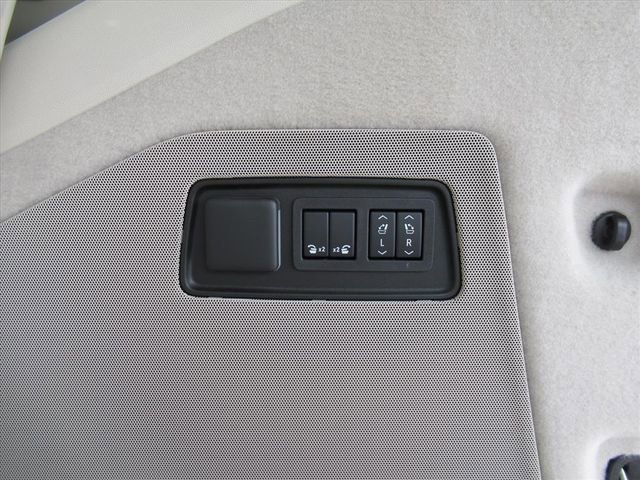 Certified 2026 Cadillac Escalade Platinum Sport w/ LPO, ONYX Package image 39