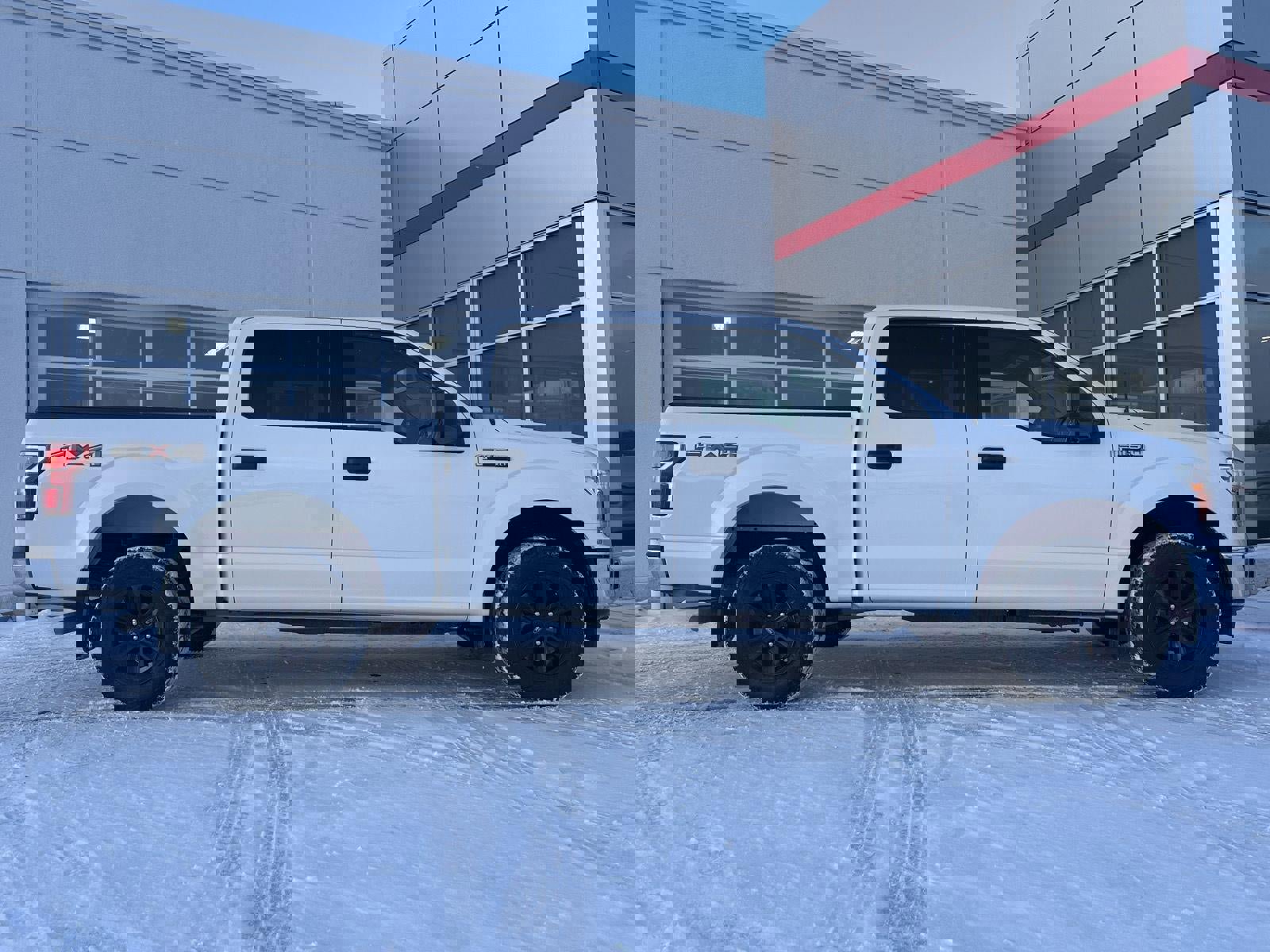 Used 2018 Ford F150 XLT w/ Trailer Tow Package image 7