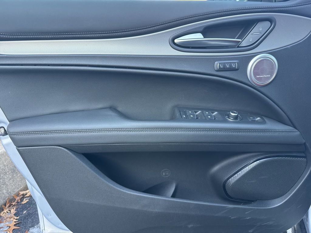 New 2026 Alfa Romeo Stelvio Sprint image 12