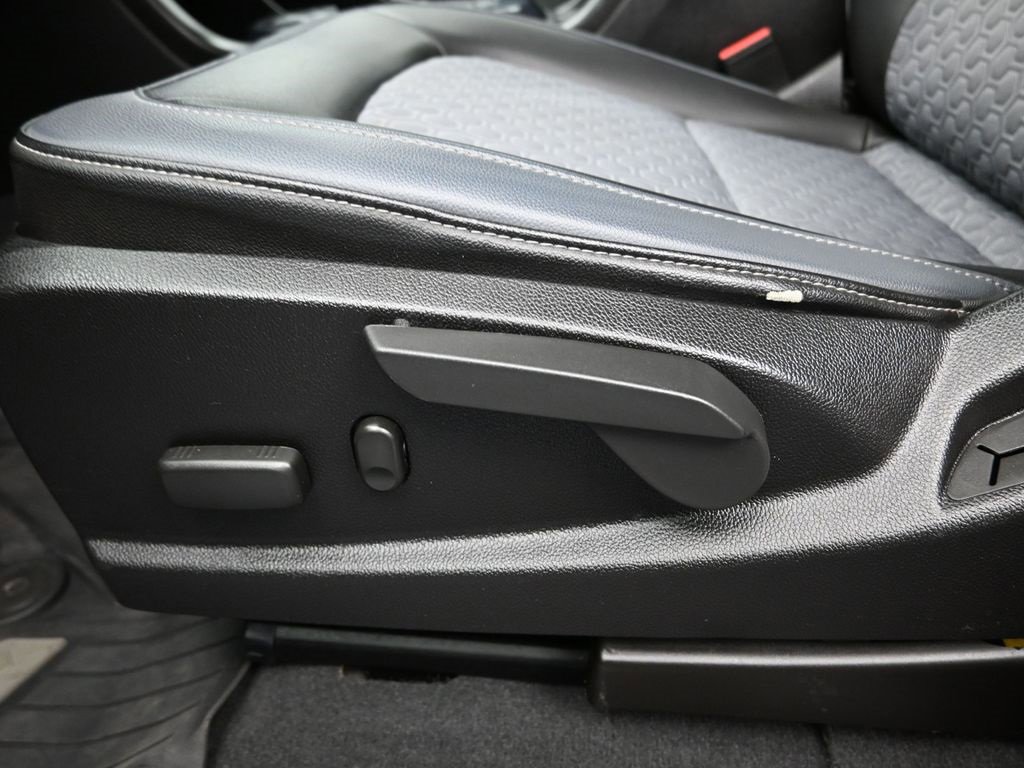 Certified 2021 Chevrolet Colorado Z71 w/ Z71 Midnight Edition image 12