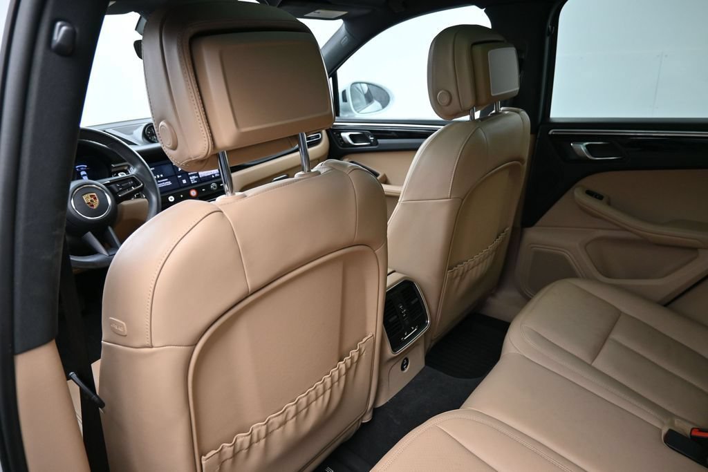 Certified 2023 Porsche Macan AWD/4WD image 8
