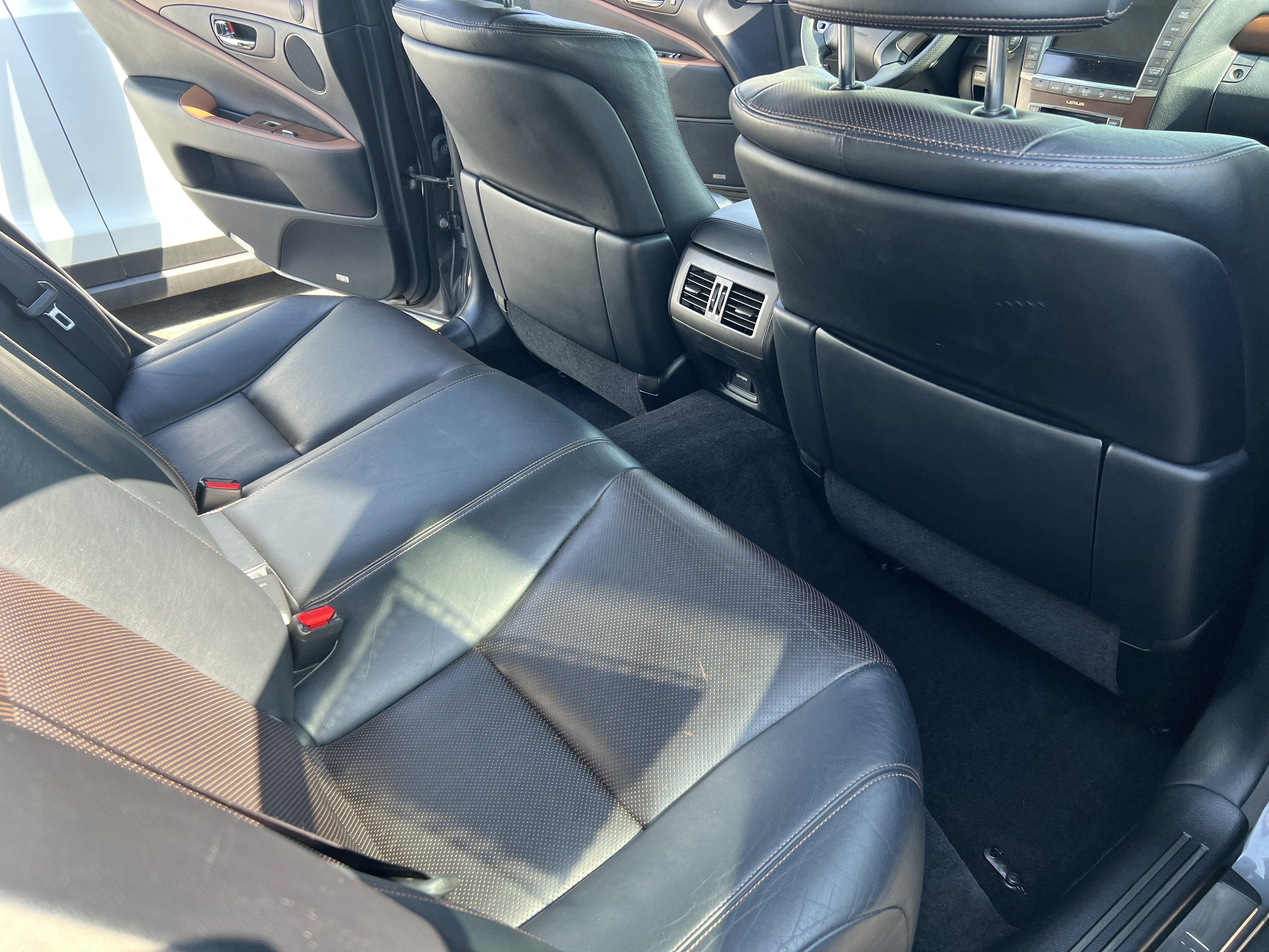 Used 2012 Lexus LS 460 w/ Sport Pkg image 17