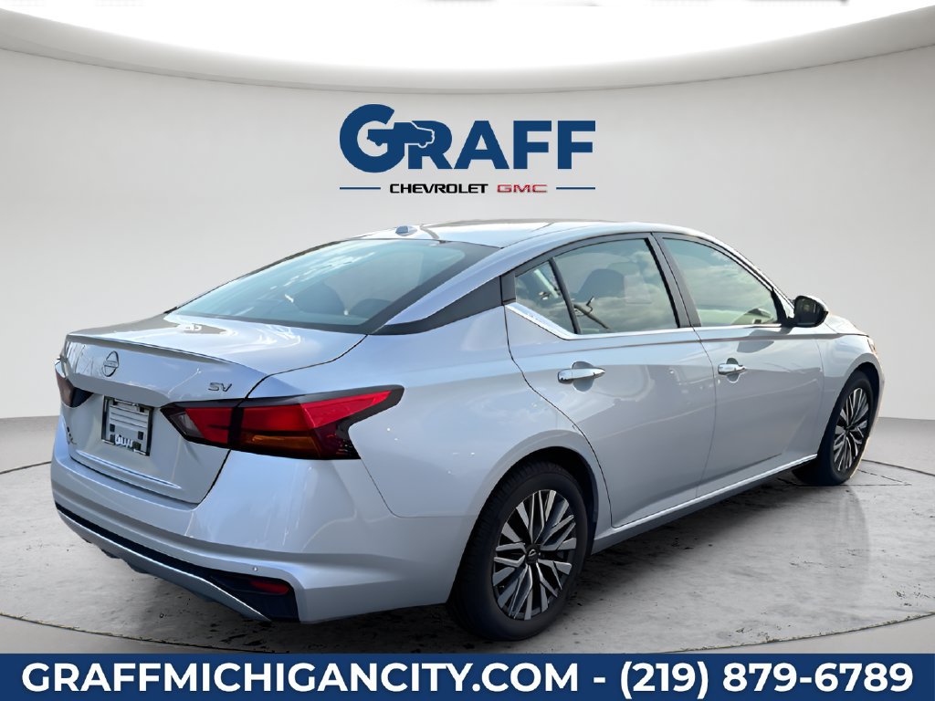 Used 2024 Nissan Altima 2.5 SV FWD image 5