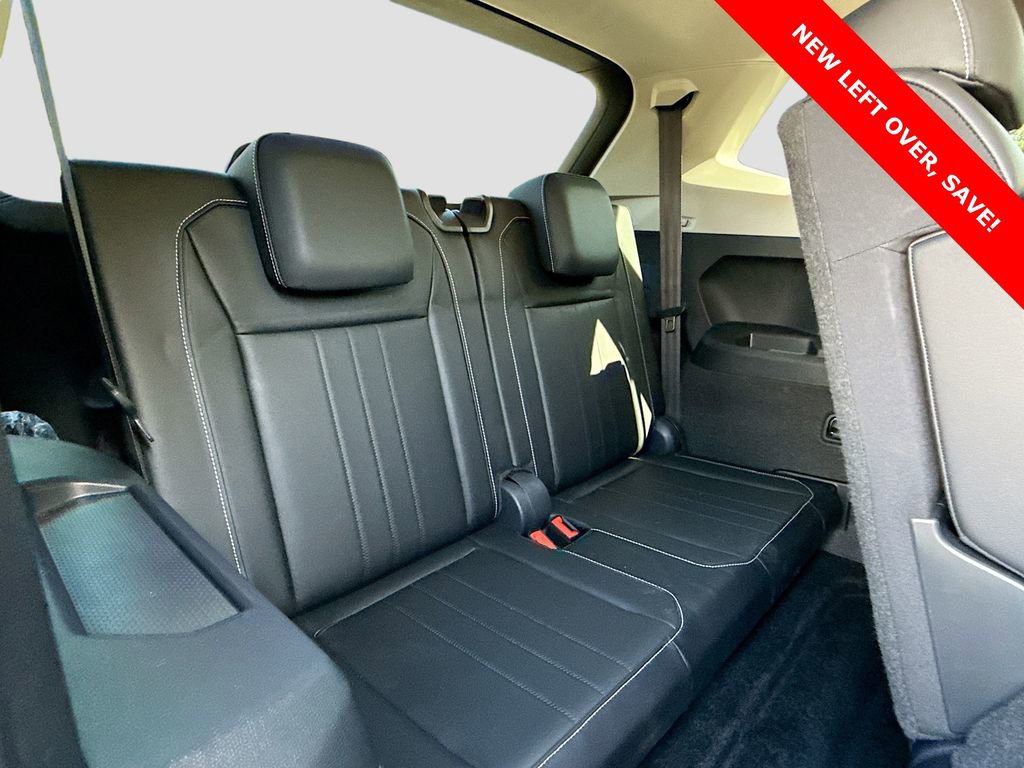 Used 2024 Volkswagen Tiguan SE image 26