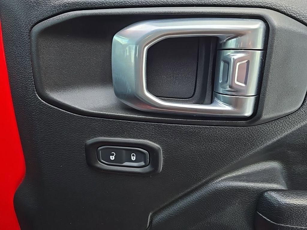 Used 2021 Jeep Gladiator Willys image 29