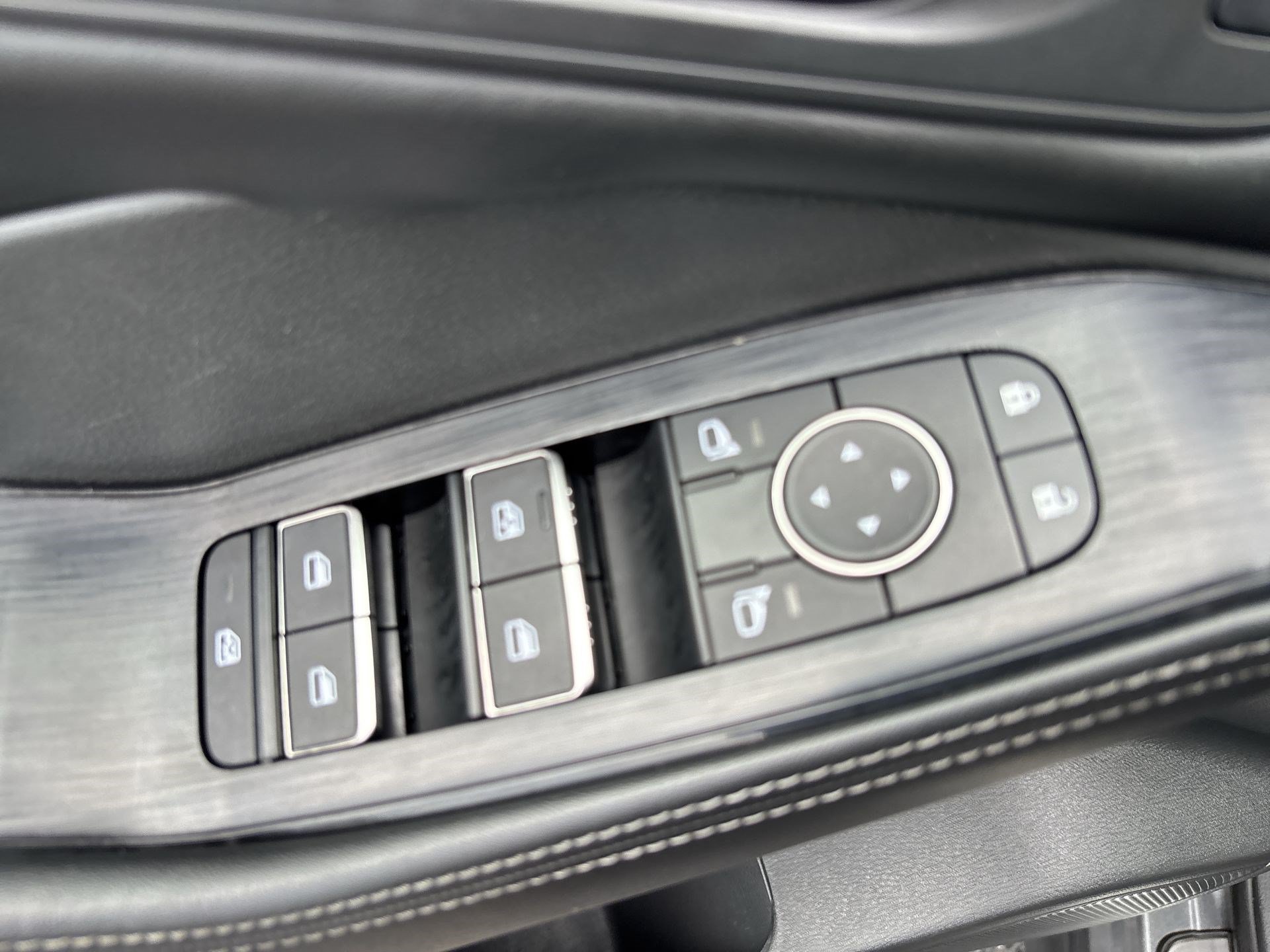 Used 2023 Nissan Rogue SL w/ SL Premium Package FWD image 15