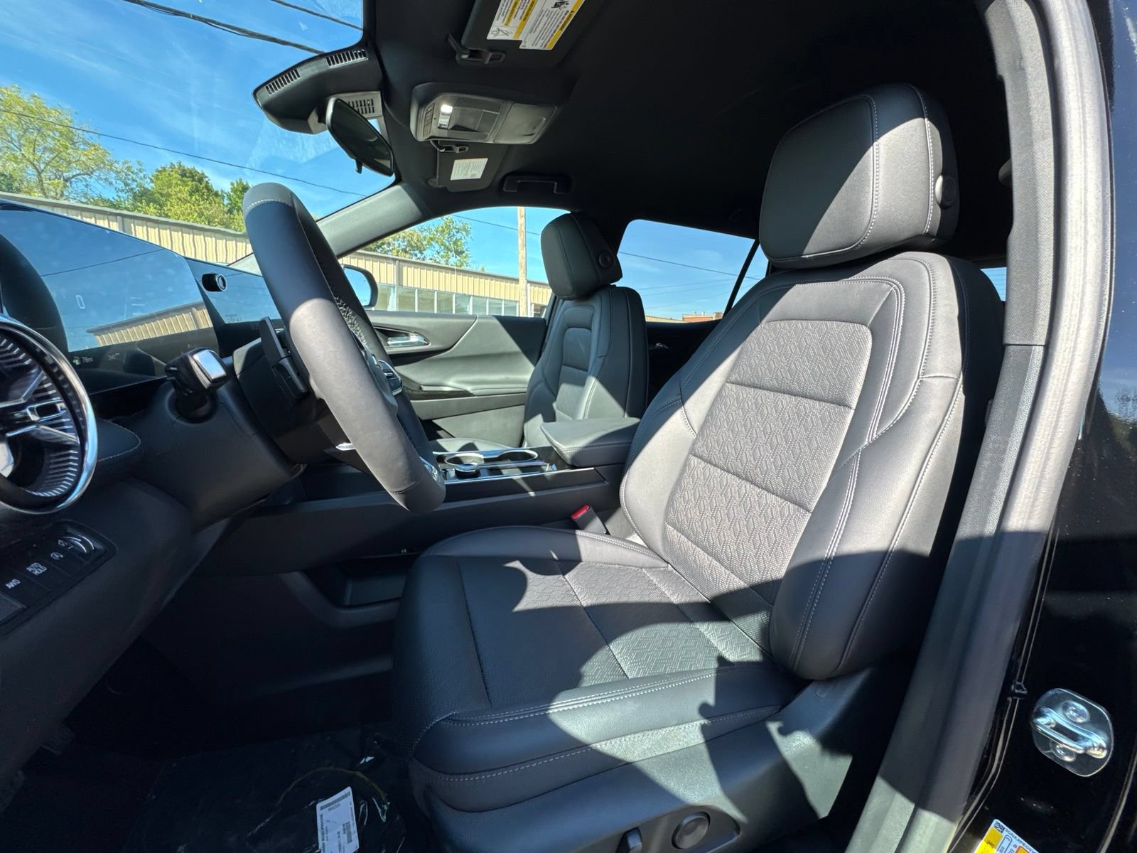 New 2027 Chevrolet Equinox LT w/ Convenience Package II AWD/4WD image 13