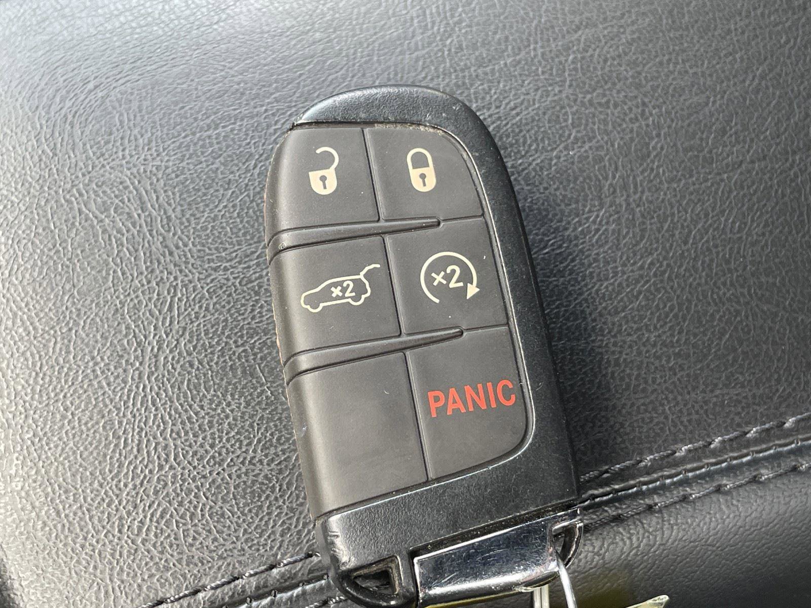 Used 2025 Jeep Compass Trailhawk w/ Trailhawk Elite Group image 25