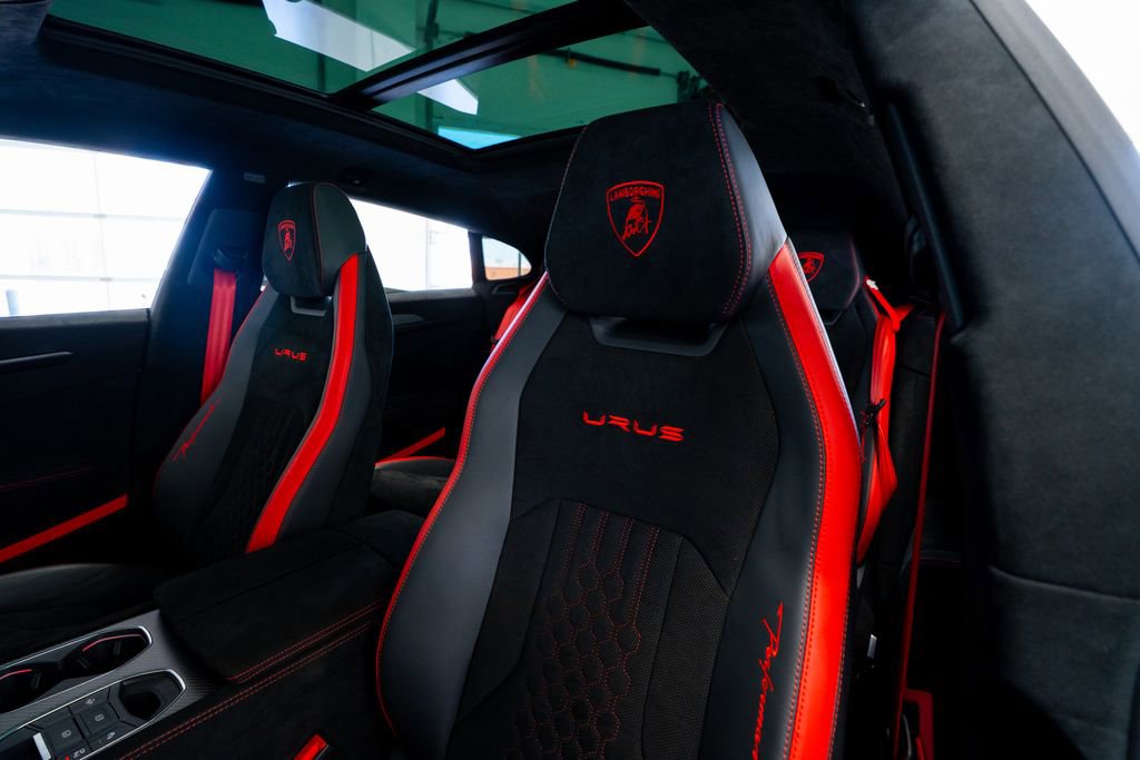 Used 2024 Lamborghini Urus Performante image 43