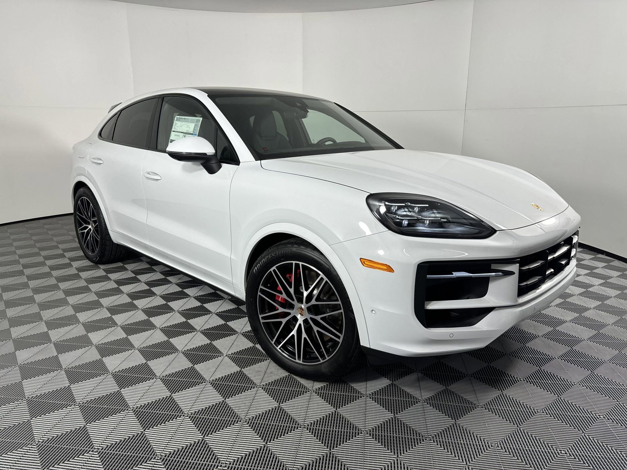 Certified 2025 Porsche Cayenne S image 7