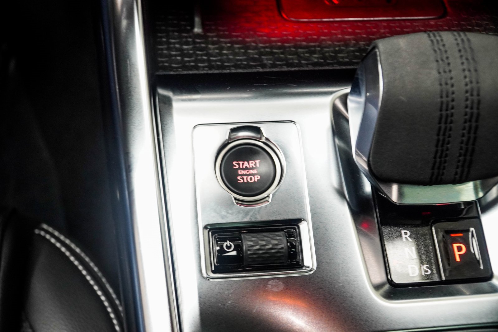 Used 2024 Jaguar XF R-Dynamic SE image 20