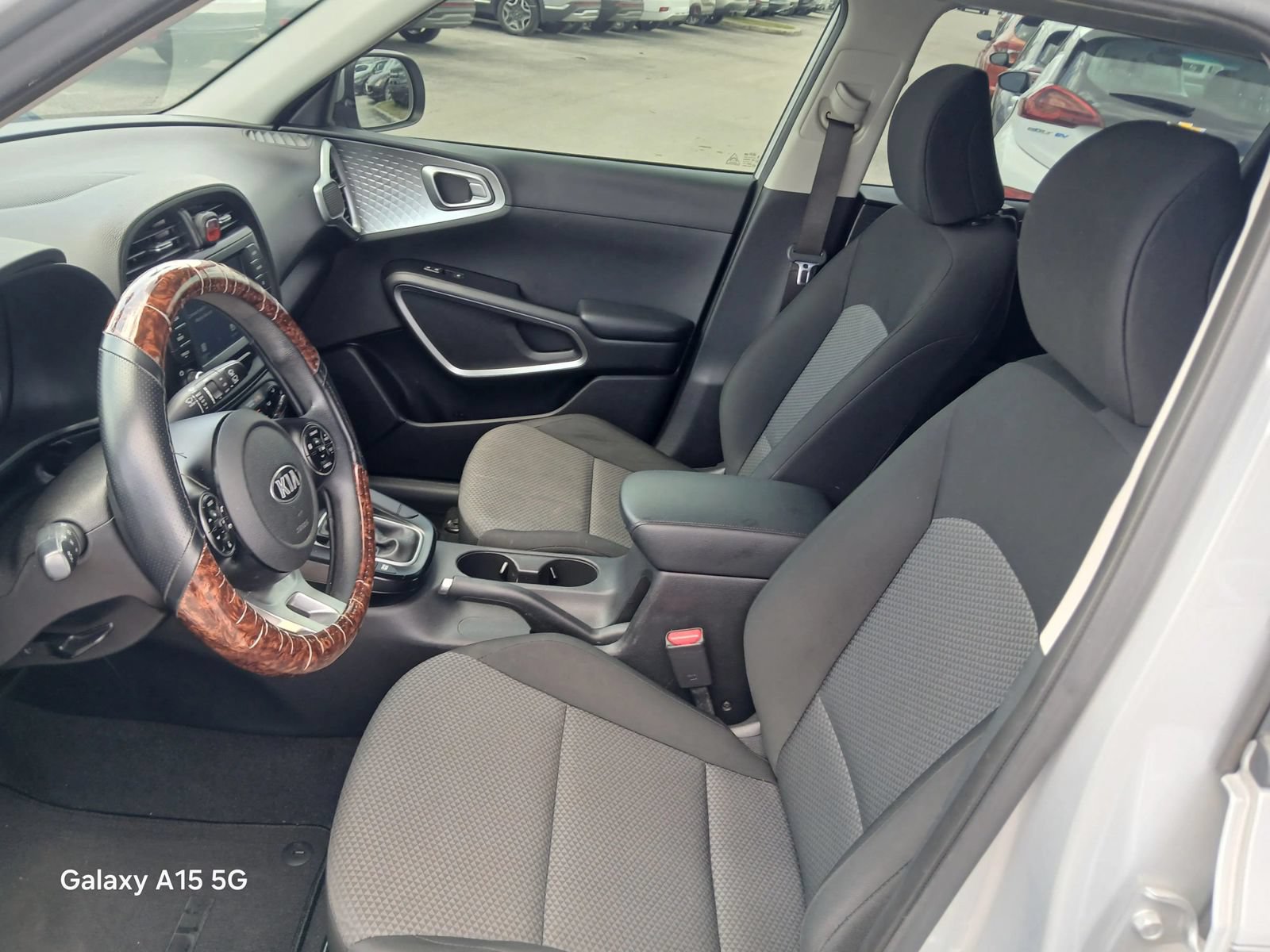Used 2020 Kia Soul LX FWD image 9