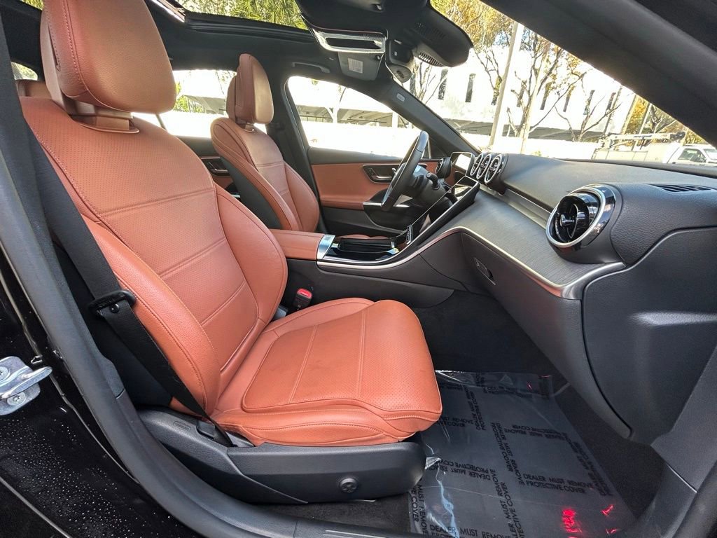 Used 2025 Mercedes-Benz C 300 Sedan image 32