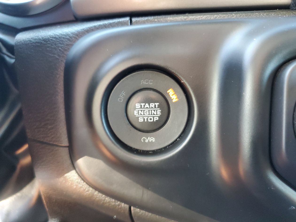 Used 2023 Jeep Gladiator Overland AWD/4WD image 24