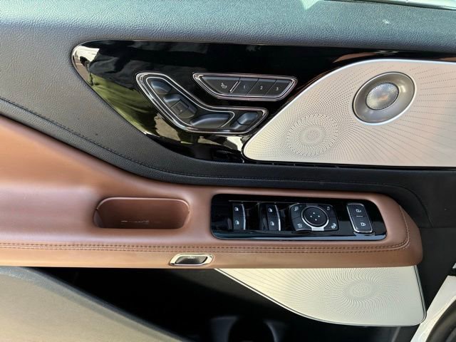 Used 2023 Lincoln Aviator Reserve w/ Equipment Group 201A image 24