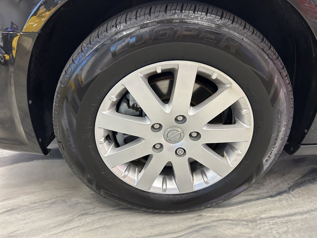 Used 2015 Chrysler Town & Country Touring image 19