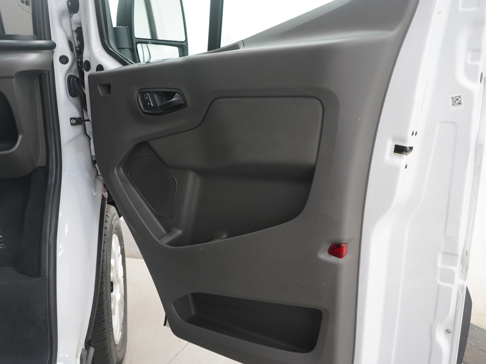 Used 2024 Ford Transit 350 XLT image 9