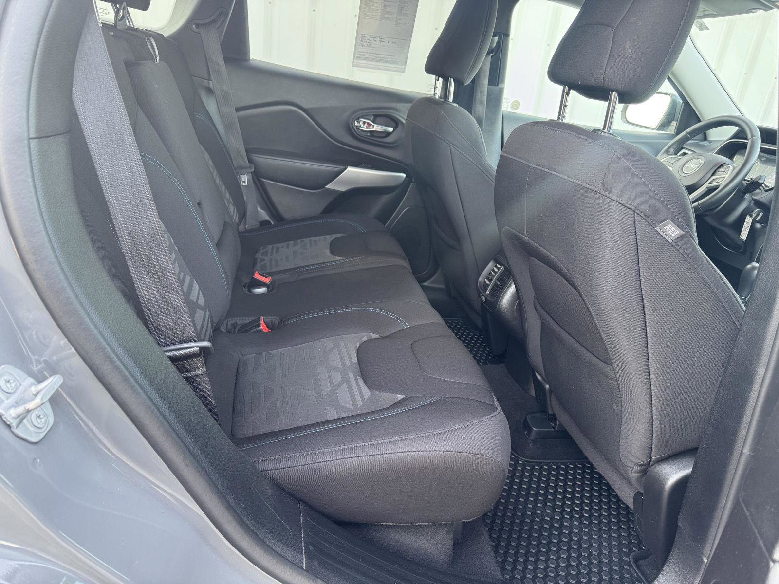 Used 2020 Jeep Cherokee Latitude image 21