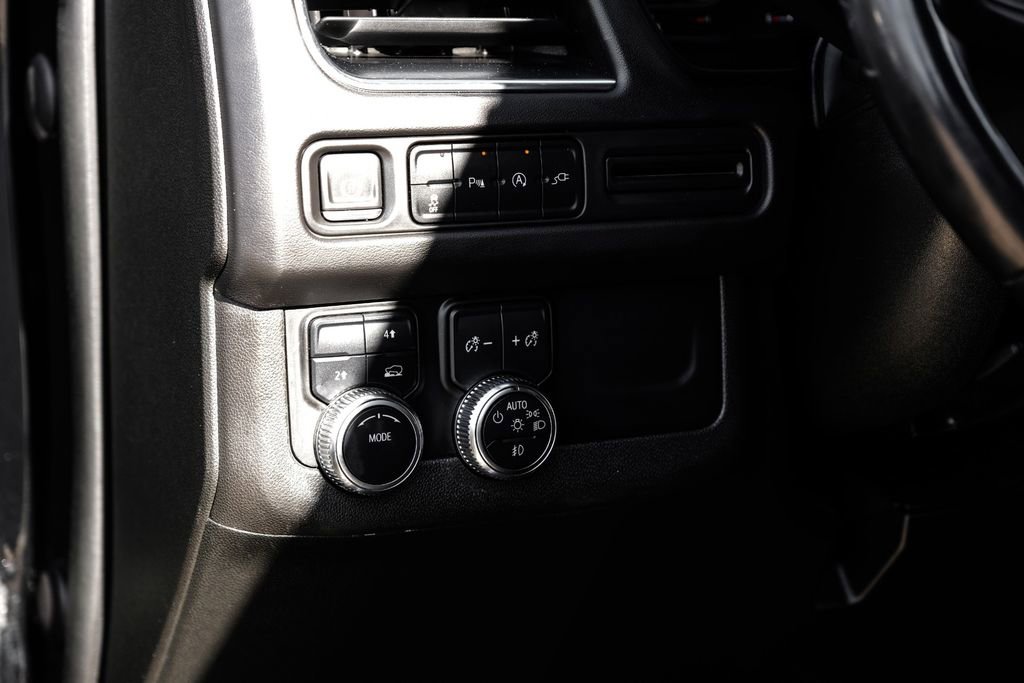 Used 2022 GMC Yukon XL SLT AWD/4WD image 28